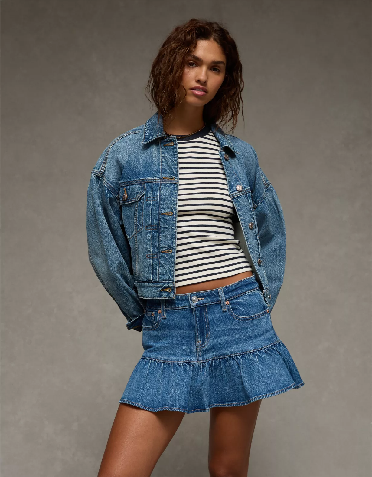 AE High-Waisted Ruffle Mini Skirt