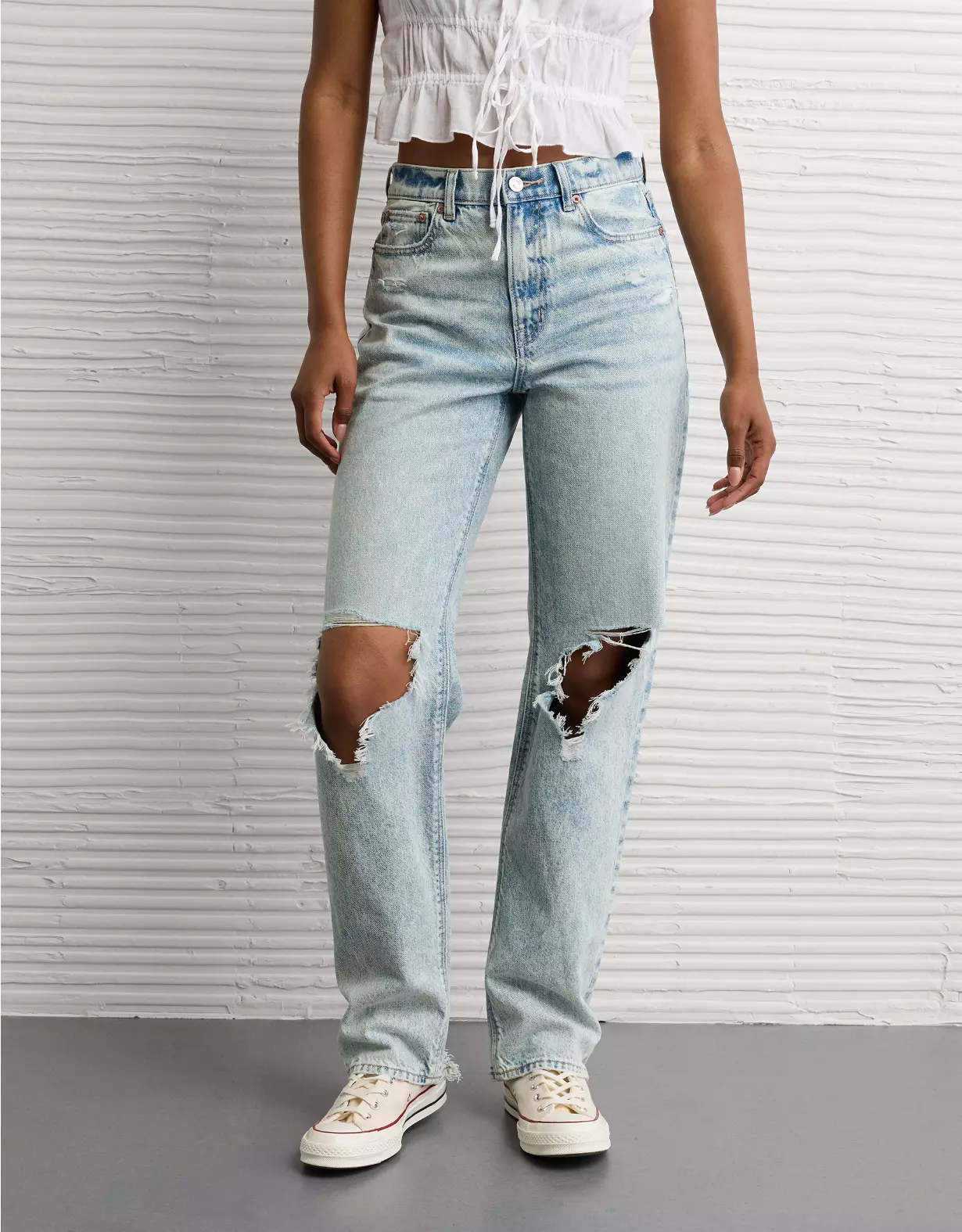 AE Strigid Ripped Super High-Waisted Baggy Straight Jean