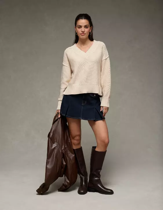 AE Long Weekend V-Neck Sweater - Image 5